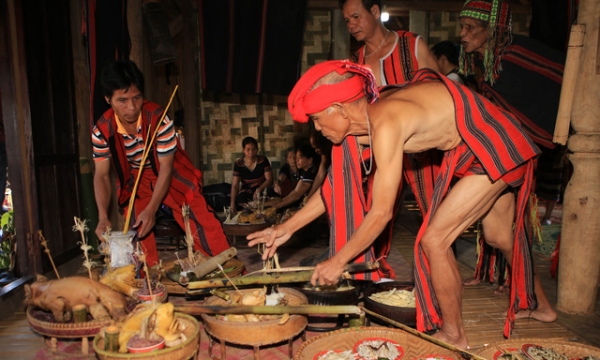 Công nhận di sản văn hóa phi vật thể quốc gia đối với lễ hội Aza Koonh